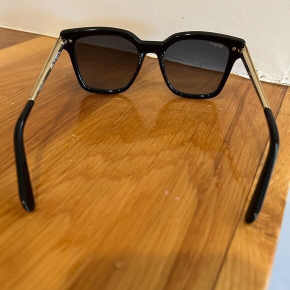 Gorgeous!! SALVATORE FERRAGAMO 52mm Sunglasses sf832s - Picture 7 of 11